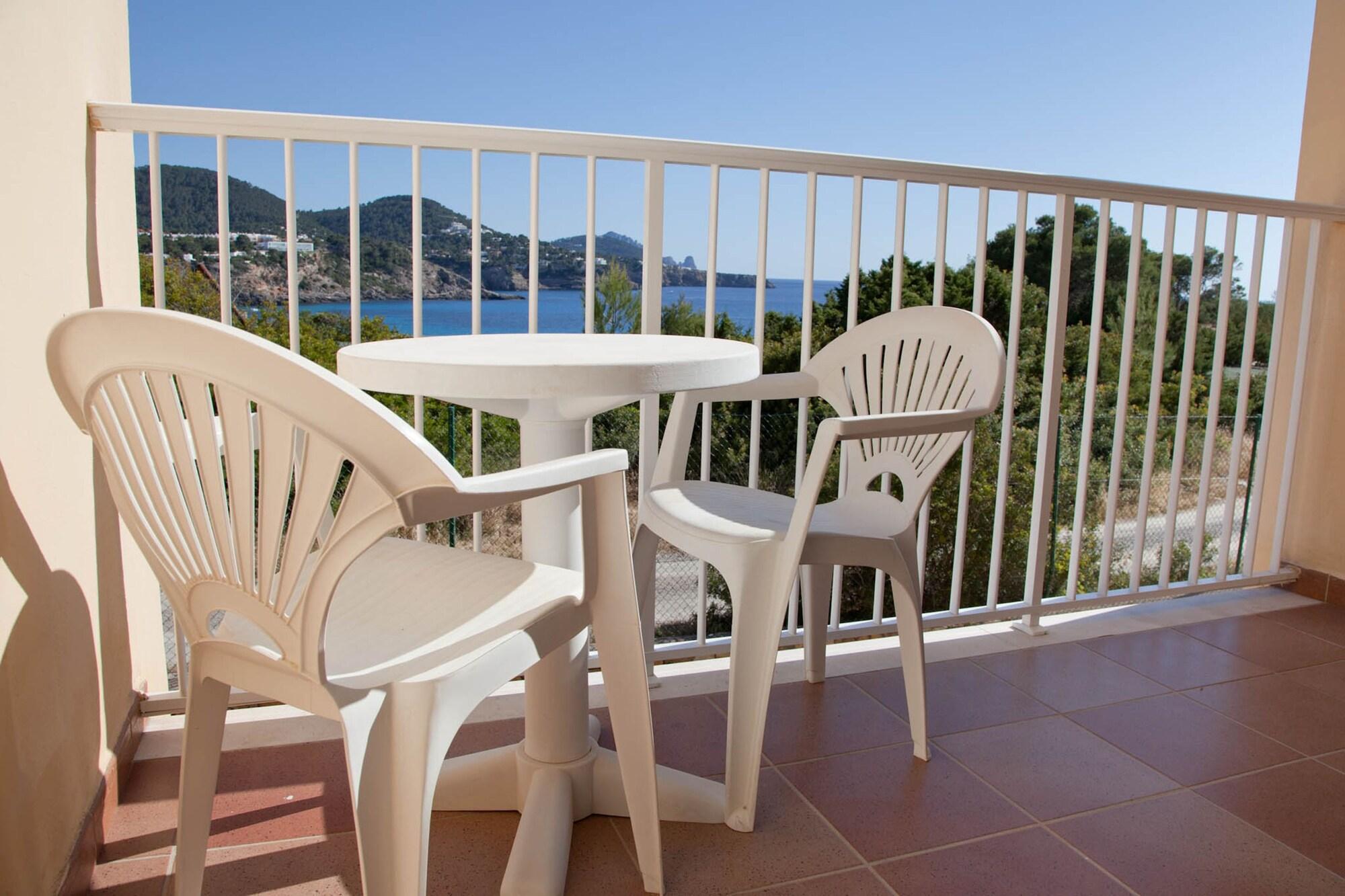 Hotel Vibra Cala Tarida-3sup 3*