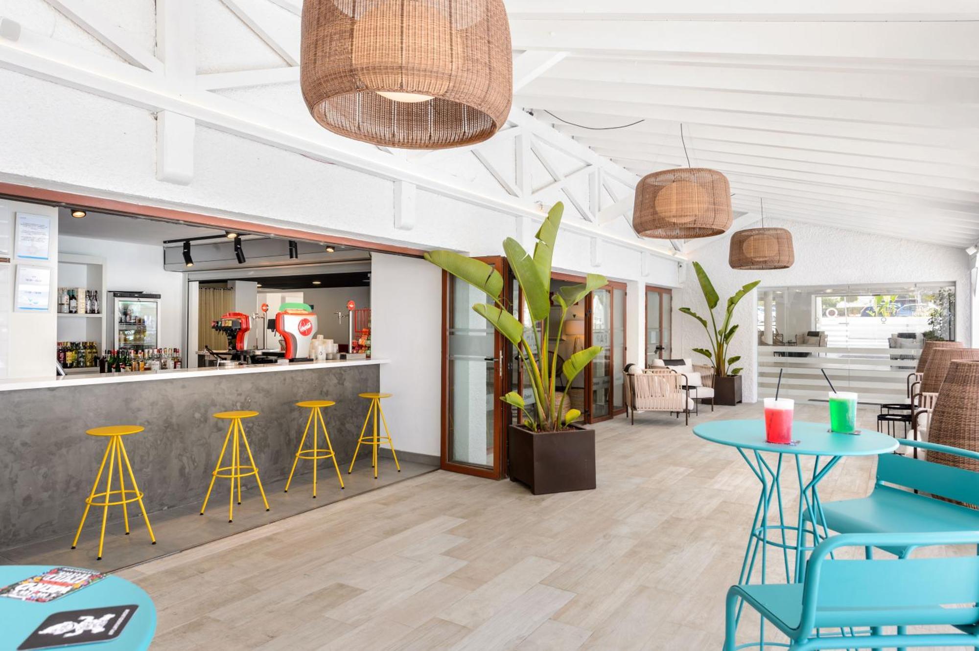 Hotel Vibra Cala Tarida-3sup 3*