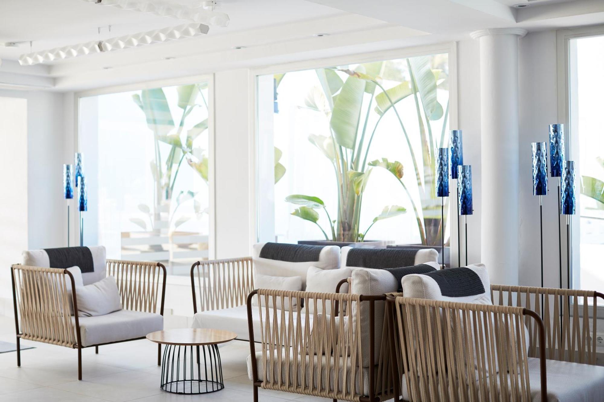 Hotel Vibra Cala Tarida-3sup 3*
