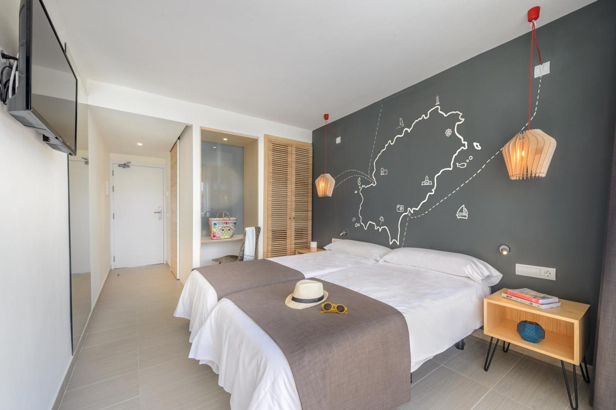 Hotel Vibra Cala Tarida-3sup 3*